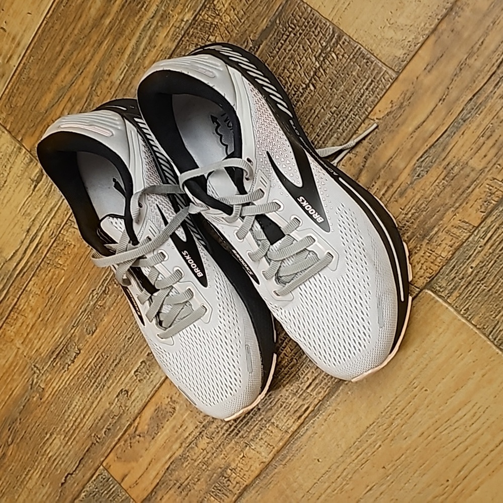 Brooks Adrenaline